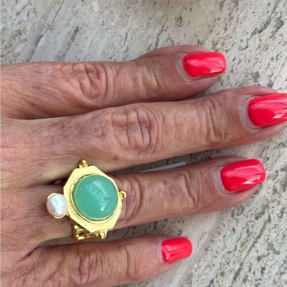 Susan Shaw Gold and Blue Ornate Ring with Turquoise Stone - Picture 6 of 9